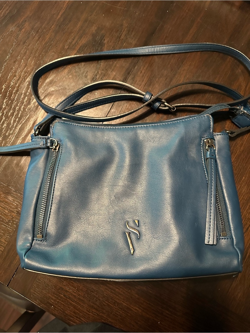 Vera Wang Blue Leather Crossbody Bag